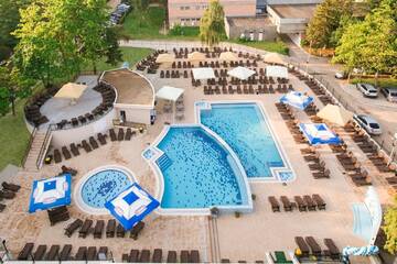 Фотографии Отель Hotel Poienița г. Бэйле-Феликс (Румыния) №2 Фото Отель Hotel Poienița г. Бэйле-Феликс 2