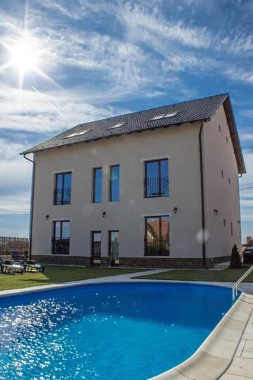 Фотографии Гостевой дом Sunrise Villa г. Бэйле-Феликс (Румыния) №1 Фото Гостевой дом Sunrise Villa г. Бэйле-Феликс 1