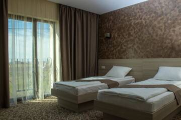 Фотографии Гостевой дом Sunrise Villa г. Бэйле-Феликс (Румыния) №3 Фото Гостевой дом Sunrise Villa г. Бэйле-Феликс 3