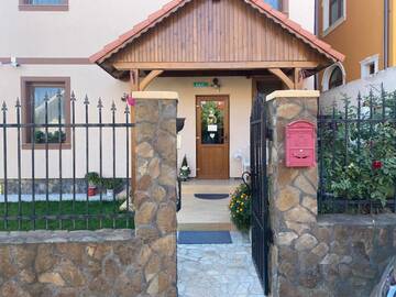 Фотографии Гостевой дом Casa Irlandeza - Irish House г. Бэйле-Феликс (Румыния) №2 Фото Гостевой дом Casa Irlandeza - Irish House г. Бэйле-Феликс 2
