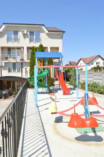 Фото номера Двухместный номер с 1 кроватью Гостевой дом Pensiunea Beverly Hills г. Бэйле-Феликс 14