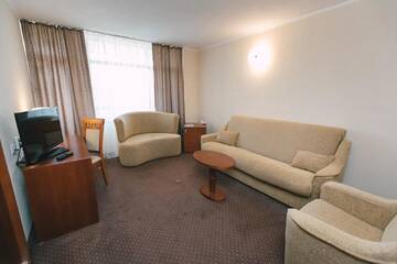 Фото номера Люкс с 1 спальней Отель Hotel Termal г. Бэйле-Феликс 3