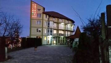 Фотографии Виллы Vila Crinul г. Бэйле-Феликс (Румыния) №3 Фото Виллы Vila Crinul г. Бэйле-Феликс 3