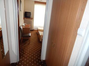 Фото номера Twin Room with Thermal Pool access Отель Hotel Padis г. Бэйле-Феликс 9