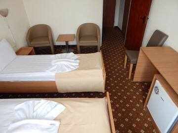 Фото номера Twin Room with Thermal Pool access Отель Hotel Padis г. Бэйле-Феликс 3