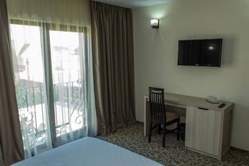Фото номера Двухместный номер с 1 кроватью Гостевой дом Sunrise Villa г. Бэйле-Феликс 8