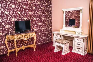 Фото номера Семейный люкс Гостевой дом Casa Antic г. Бэйле-Феликс 3