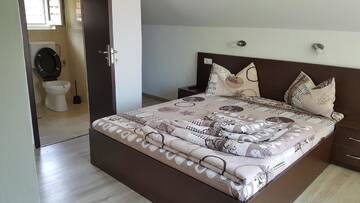 Фото номера Стандартный двухместный номер с 1 кроватью Гостевой дом Casa Laur г. Бэйле-Феликс 3