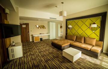Фото номера Люкс Отель Hotel President SPA г. Бэйле-Феликс 4
