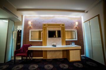 Фото номера Номер с кроватью размера «king-size» Отель Hotel President SPA г. Бэйле-Феликс 5