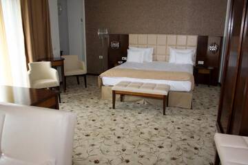 Фото номера Люкс Отель Hotel President г. Бэйле-Феликс 3