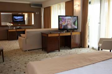 Фото номера Люкс Отель Hotel President г. Бэйле-Феликс 2