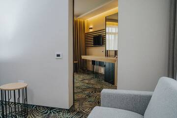 Фото номера Апартаменты Делюкс Отель Hotel President г. Бэйле-Феликс 4
